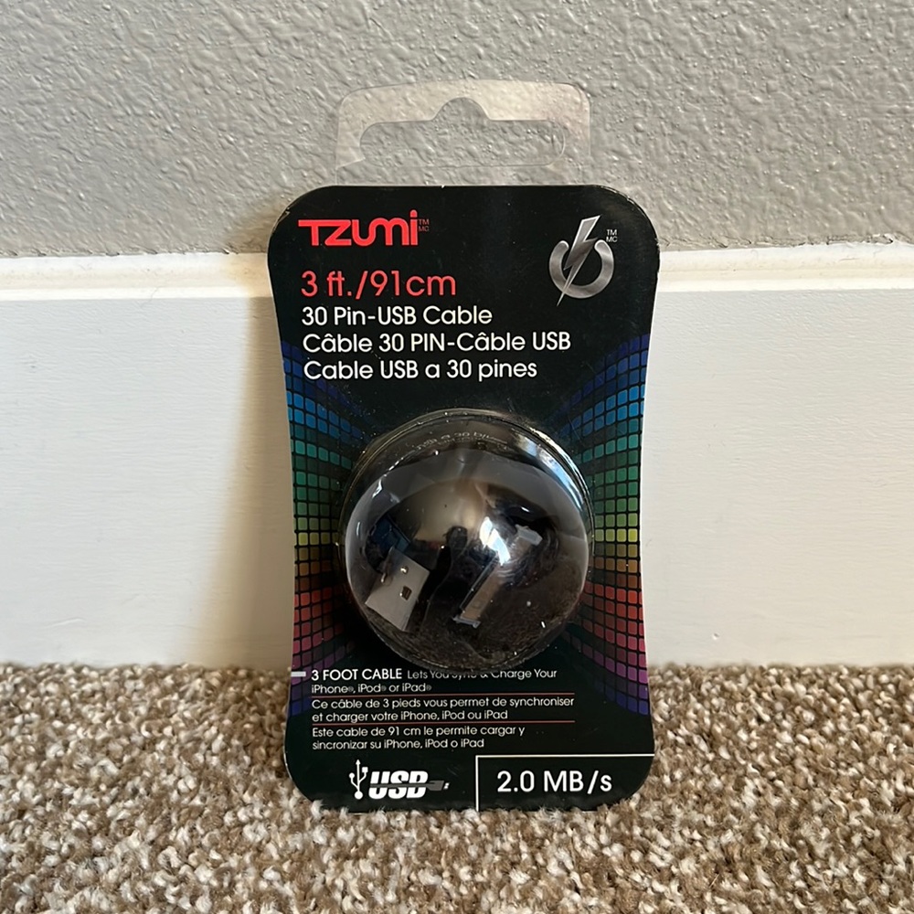 Tzumi 3ft Black 30-Pin USB Cable